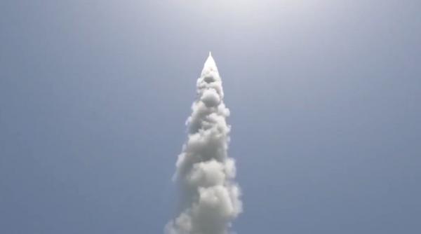 Iranul și-a testat noua rachetă antiaeriană în Strâmtoarea Ormuz, înainte de ultimatumul lui Trump. Ce ținte poate să doboare
