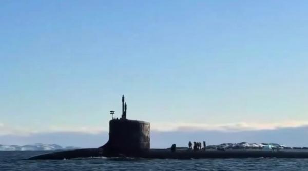 danemarca a evacuat un militar american de pe un submarin in largul coastei groenlandei apoi a venit mesajul lui trump