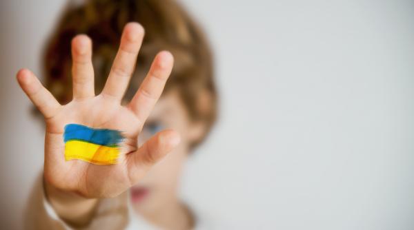 rusia acuzata ca foloseste excursii culturale pentru a sterge identitatea ucraineana a copiilor din teritoriile ocupate