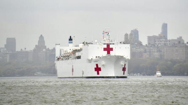 trump trimite o nava spital in groenlanda pentru oamenii bolnavi care nu sunt ingrijiti tara nu a cerut ajutor