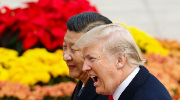 Beijingul presează Washingtonul să elimine taxele vamale unilaterale după decizia Curţii Supreme