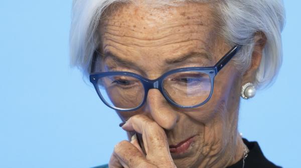 revolta la bce din cauza salariului de 140 000 de euro incasat de christine lagarde de la bis propovaduieste apa bea vin