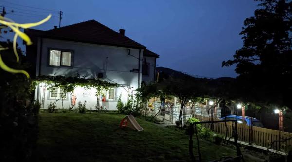 Un bărbat a anunțat că oferă recompensă de 10.000 de euro persoanei care găsește un cumpărător pentru casa lui din Serbia