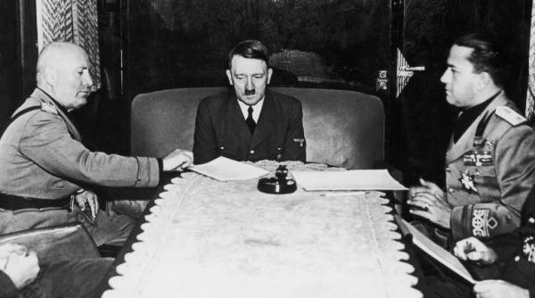 Notițele lui Mussolini de la întâlnirea cu Adolf Hitler au fost confiscate de carabinieri de la o casă de licitaţii din Torino