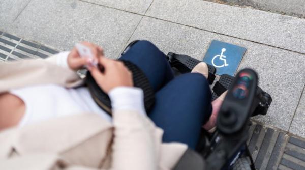 revolta dupa ce coalitia a decis reducerea nu eliminarea taxelor pentru persoanele cu handicap suntem victimele unui linsaj social