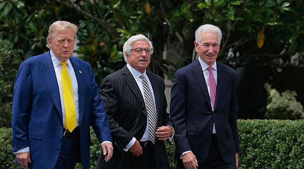 Scandal diplomatic Franța - SUA. Parisul îi revocă accesul la Guvern ambasadorului Charles Kushner. Este tatăl ginerelui lui Trump