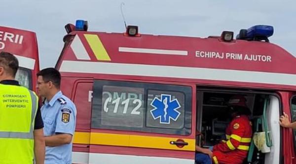 Un elev de 13 ani a căzut de la etajul unei școli din Bistrița-Năsăud. Directoarea spune că s-a aruncat pentru că a luat o notă mică