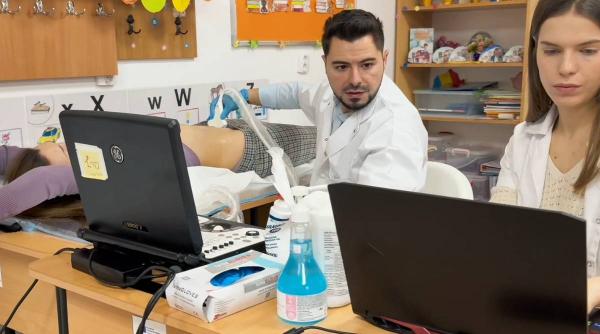 caravana cu medici in comuna soimi 200 de pacienti evaluati gratuit