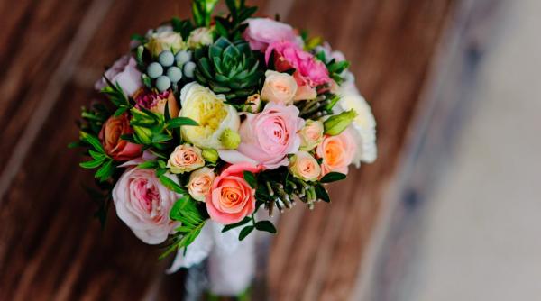 Surprize florale care dau tonul primăverii – recomandările Maison Dadoo