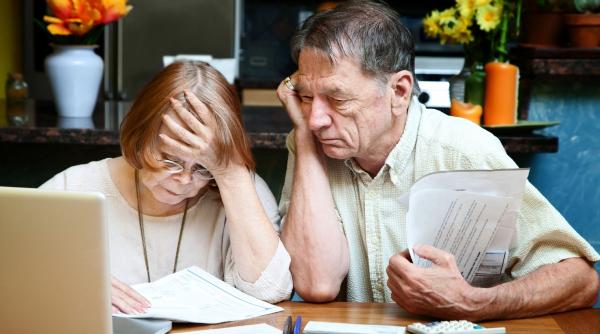 doi pensionari au primit ajutor social timp de 10 ani desi aveau economii de peste un milion de euro in final s au autodenuntat