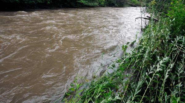 Hidrologii au emis un Cod portocaliu de inundații pe râuri din 4 județe, Cod galben în alte 7. Harta zonelor afectate