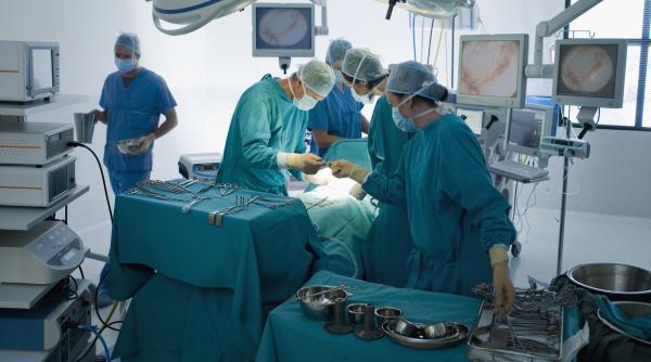 Dezvăluiri șocante după moartea unui copil, în Italia. Inima care urma să-i fie transplantată a fost încălzită cu apă fierbinte