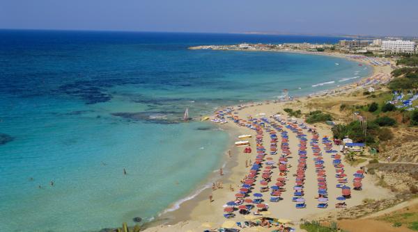 jumatate dintre plajele ciprului risca sa dispara tara se confrunta cu o crestere a nivelului marii fara precedent