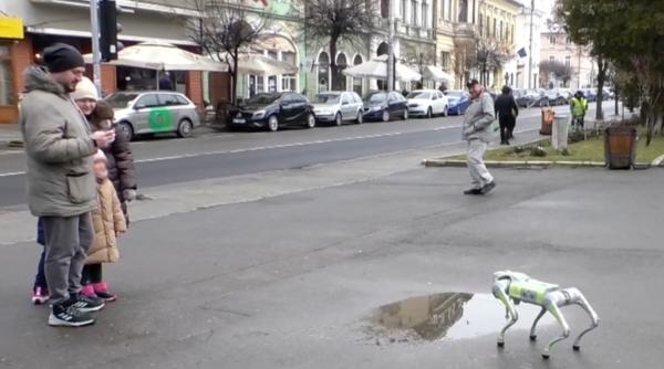 orasul din romania unde patruleaza roboti umanoizi si patrupezi pe strazi agentii cu ai fac curatenie si vorbesc cu locuitorii