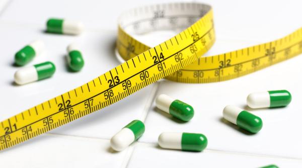 Se testează un nou medicament de slăbit. Participanții s-au retras din studiu după ce au slăbit prea mult