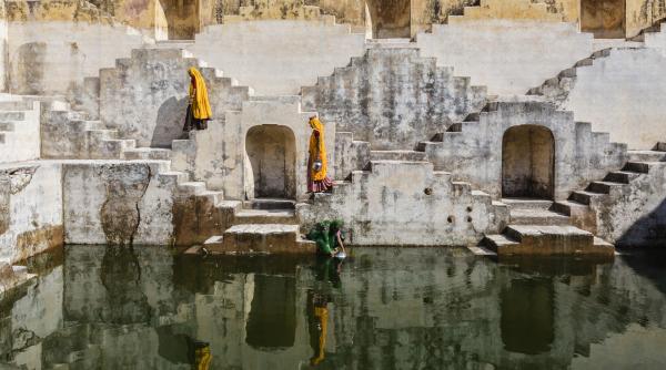 india restaureaza fantani in trepte vechi de secole pentru a face fata momentului in care va ramane fara apa