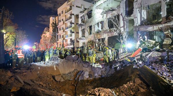 CNN: Cele 10 probleme din primele 48 de ore de război în Iran. Succes tactic și incertitudine strategică