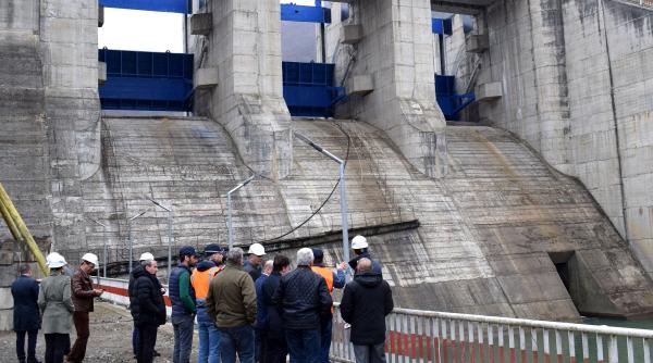 diana buzoianu chemata de psd in parlament sa explice blocarea lucrarilor la barajul mihaileni inceput pe vremea lui ceausescu