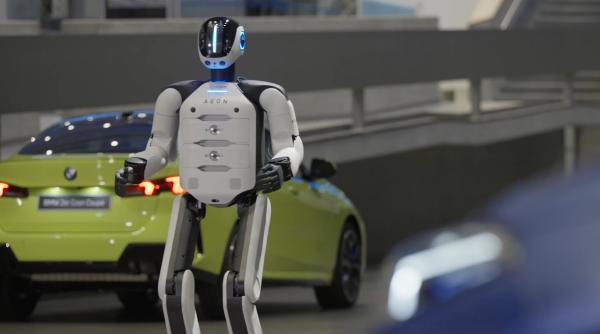 BMW introduce roboți umanoizi, în premieră, la o fabrică din Europa: Angajații cu AI și cei umani vor lucra împreună. Cum arată AEON