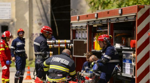 Explozie puternică în București: O persoană a murit după ce casa în care se afla s-a prăbușit