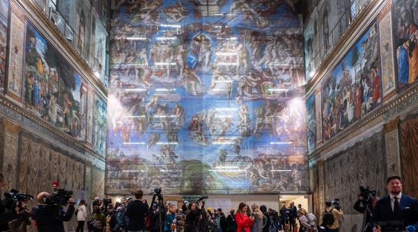 „Judecata de Apoi” a lui Michelangelo este restaurată sub privirile vizitatorilor