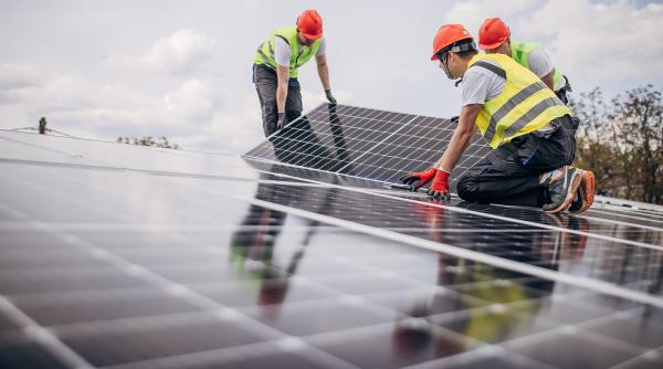 romania accelereaza spre statutul de hub regional al energiei regenerabile dar retelele raman marea provocare