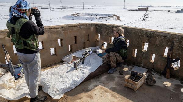 cia inarmeaza gruparile kurde din nordul iranului pentru a forta o revolta populara care sa provoace caderea regimului de la teheran