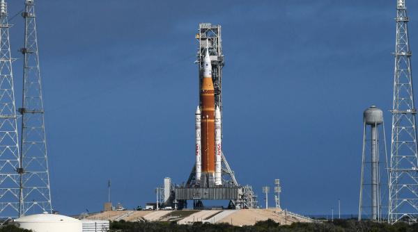 Racheta SLS pentru misiunea Artemis 2 către Lună a fost reparată: NASA a transmis ultimele actualizări privind data lansării