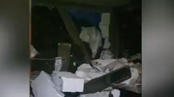 Situație de urgență în Slatina: Mai multe case, distruse de o alunecare de teren. 25 de persoane au fost evacuate