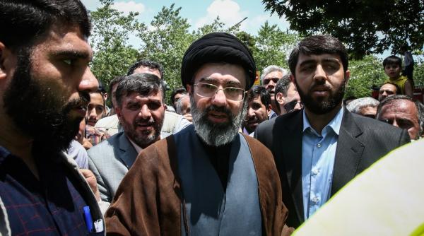 succesiunea in timp de razboi in iran cine e noul ayatollah mojtaba khamenei si care sunt cele doua variante pe care le are acum