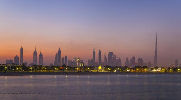Ultra-bogaţii din Dubai cheltuiesc mici averi pentru a fugi de rachetele iraniene: 200.000 de dolari pentru 4 bilete către Geneva