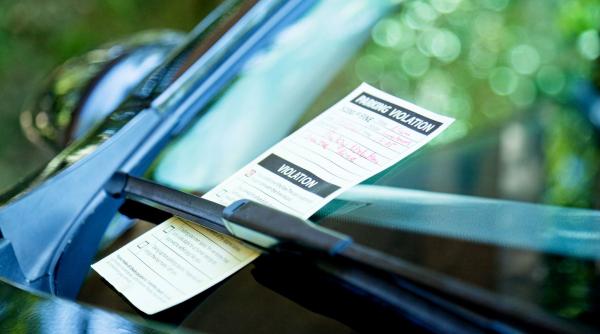 un pensionar din franta primeste zilnic intre 25 si 40 de amenzi 180 000 de euro pentru masini pe care nici macar nu le a cumparat