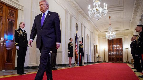 Iranul riscă să devină un dezastru politic pentru Trump. Consilierii săi îi cer să „declare victoria” și să „extragă” SUA din război