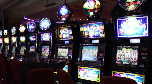 orasul din romania in care se afla peste 300 de sali de pacanele profitul anual depaseste bugetul primariei