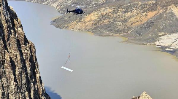 Cum a fost reparat Barajul Vidraru. Imagini din elicopter 