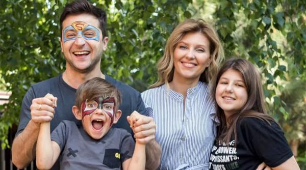 familia lui traieste intr un adapost secret si nu prea isi vede copiii pentru ca este periculos zelenski face marturisiri