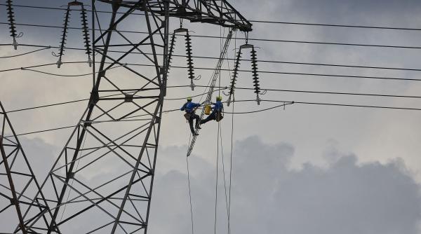 Giganții tech din SUA promit că vor plăti energia pentru centrele de date AI ca să nu crească facturile americanilor