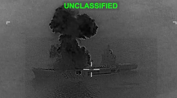 nava iraniana purtatoare de drone de dimensiunea unui portavion din al doilea razboi mondial lovita in timpul bombardamentelor sua