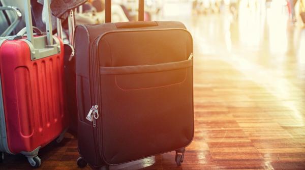 Românii s-au speriat de vacanţele în străinătate după războiul din Orientul Mijlociu. Jumătate vor sta acasă