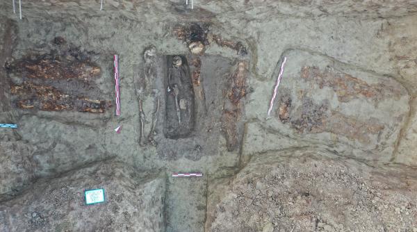 Descoperire spectaculoasă la Constanța. 34 de morminte romane, bijuterii și monede de exceptie, scoase la lumină de arheologi