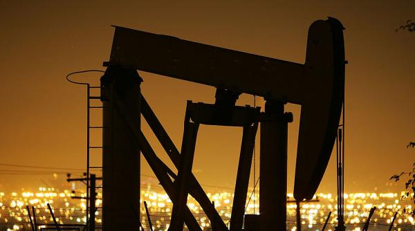 Prețul petrolului a trecut de 110 dolari. La bursele din Asia cotația a sărit cu 10% în doar un minut