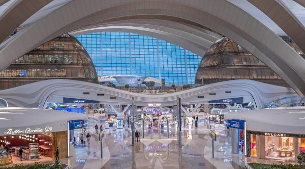 O mare companie aeriană suspendă zborurile către Abu Dhabi până la sfârșitul anului, din cauza conflictului din Orientul Mijlociu