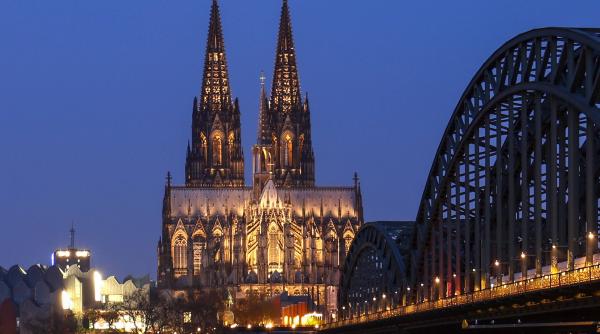 revolta dupa ce catedrala din koln anunta ca va percepe o taxa vizitatorilor oamenii nu ar trebui sa plateasca pentru orice