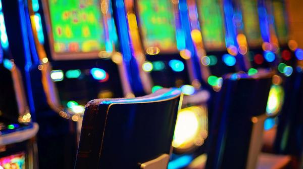 primarul unui mare municipiu din romania da afara din oras toate pacanelele nici aparatele loteriei romane nu scapa