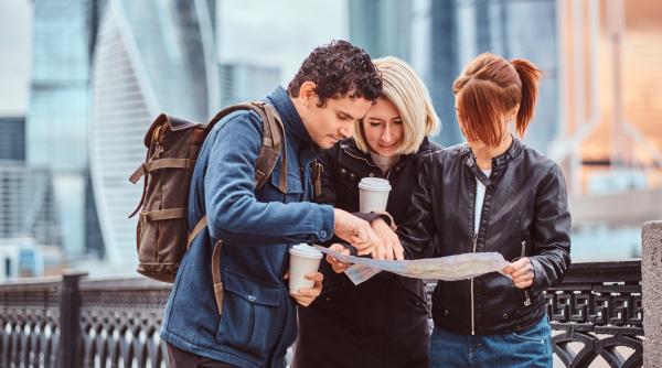 Rămași fără internet de câteva zile, rușii cumpără atlasuri și ghiduri turistice ca să nu se rătăcească prin Moscova