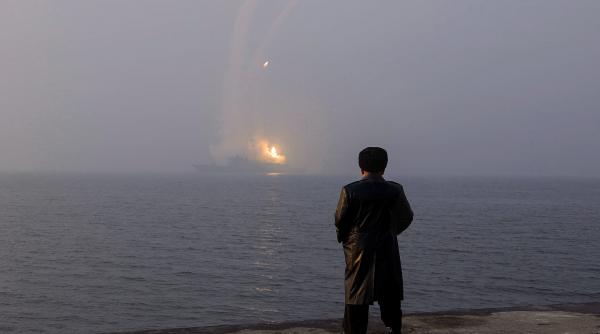 Coreea de Nord a lansat un proiectil spre mare în timpul exercițiilor militare SUA-Coreea de Sud