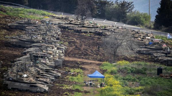 israelul mobilizeaza rezervistii si planuieste o invazie masiva in liban cea mai mare din ultimii 20 de ani