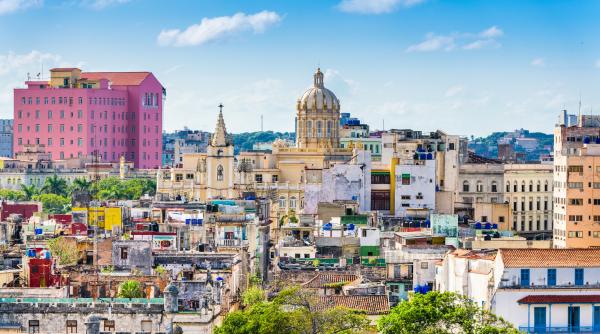 După blocada SUA, Cuba își deschide economia: cubanezii din străinătate vor putea investi în afaceri pe insulă