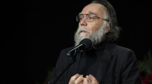 Ideologul lui Putin cere ca Rusia să închidă complet internetul: “Rușii pot fluiera la fereastră pentru a vorbi”