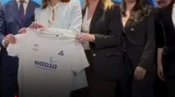 nadia comaneci primita de roberta metsola la parlamentul european la 50 de ani de la performanta istorica de la montreal